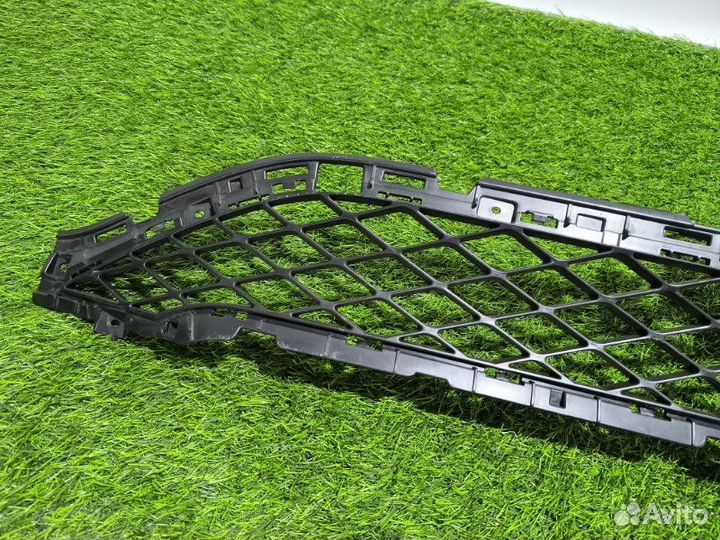 Нижняя решетка Genesis Gv70 рест 2024-2025