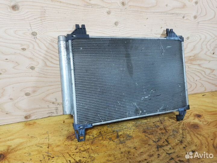 Радиатор кондиционера Toyota Vitz SCP90 2szfe 2010