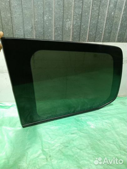 Стекло кузовное глухое левое заднее левое Toyota