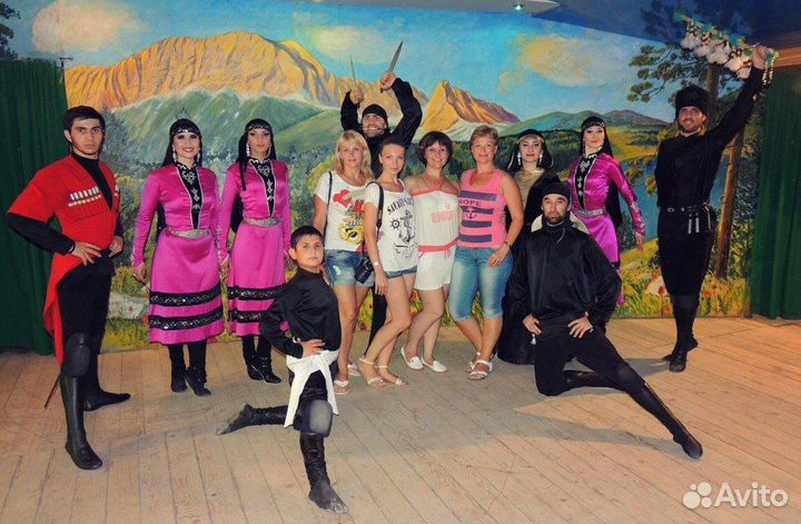 Экскурсия 33 водопада и Кавказское застолье