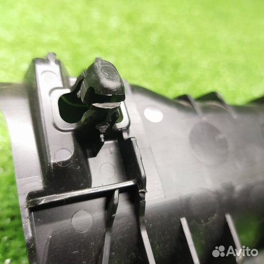 Кронштейн (крепление) правый Toyota Camry 2012