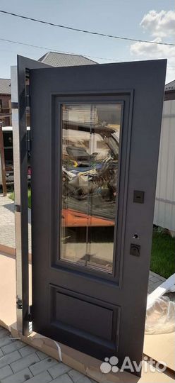 Дверь входная с терморазрывом и стеклом