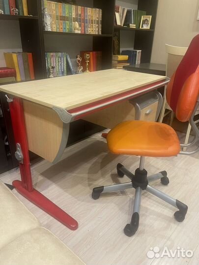 Растущая парта и стул бу
