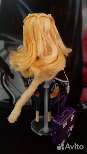 Тоффи с чемоданом catwalk kitties