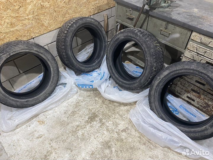 Bridgestone Blizzak DM-V1 215/60 R17 96R