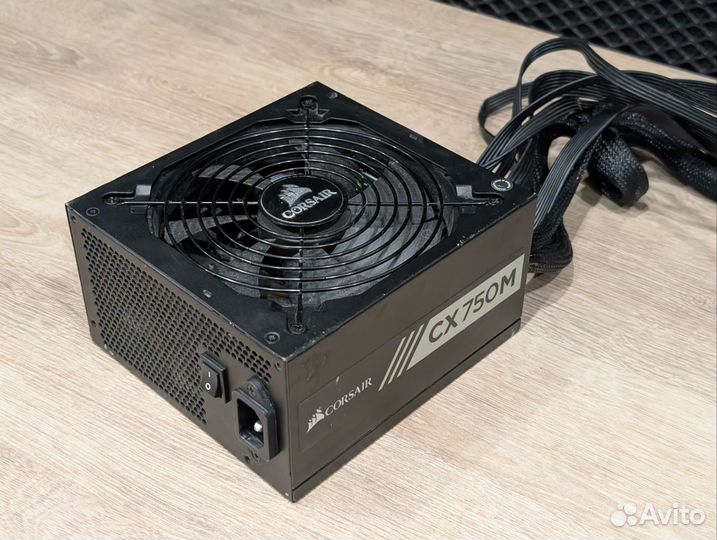 Блок питания Corsair CX750M 750W 80+ Gold