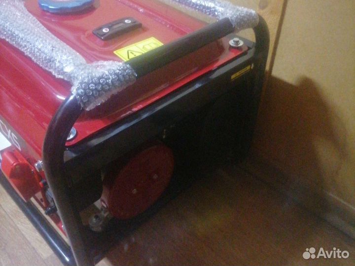 Бензиновый генератор