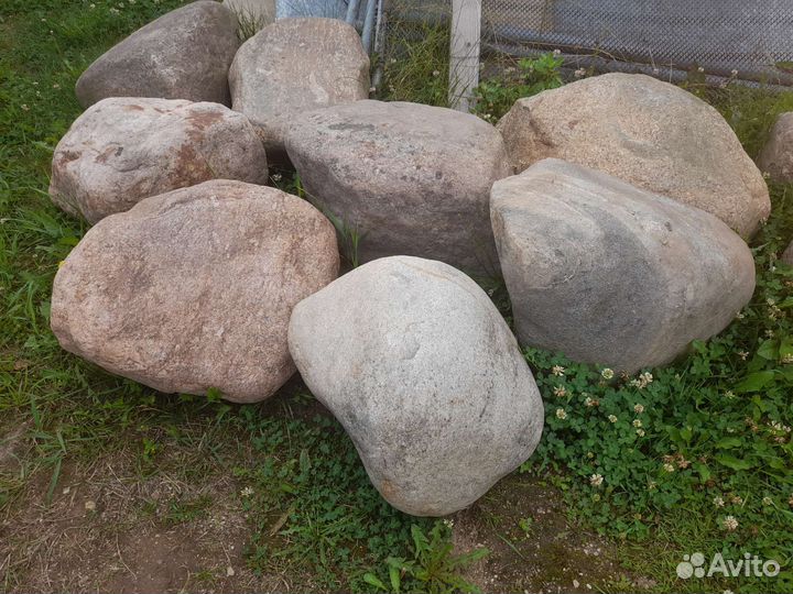 Живописные валунчики