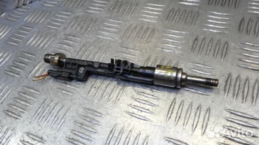 Форсунка бензиновая BMW 5 F10/F11 (3BA12B704)