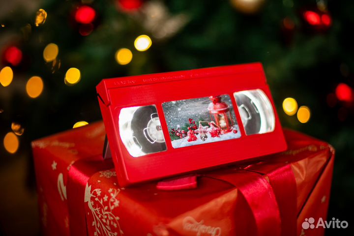 Светильник из VHS кассеты