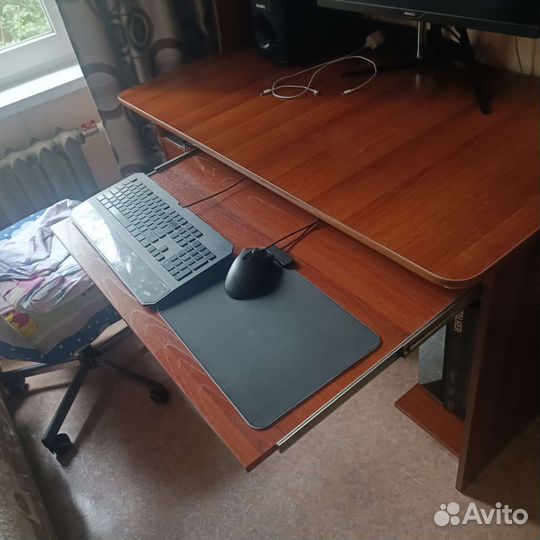 Компьютерный стол