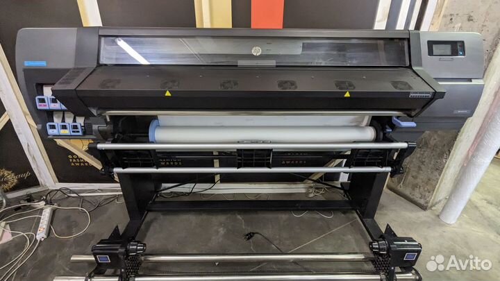 Широкоформатный интерьерный принтер HP Latex 315