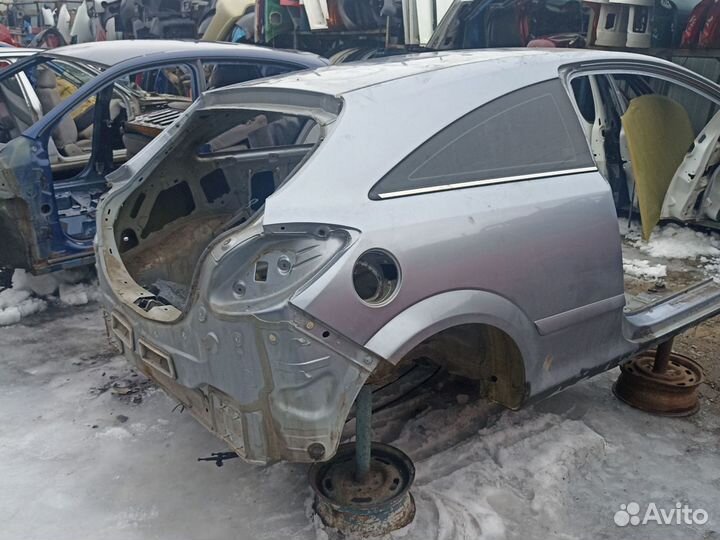 Задняя часть Opel Astra H GTC