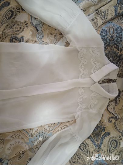 Белая блуза