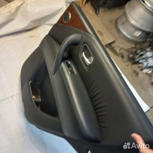 Обшивка двери задняя правая Nissan Patrol Y62