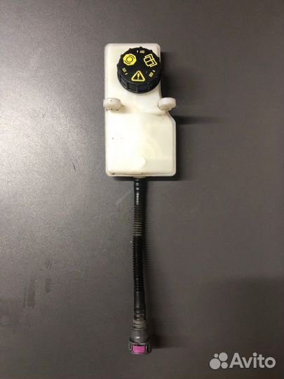 Бачок для тормозной жидкости Ford Kuga CBS 1.5