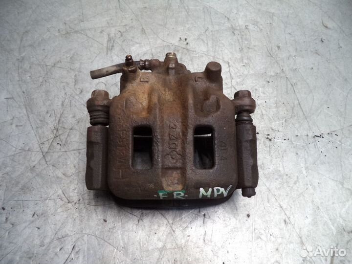 Mazda MPV 2 99-06 Суппорт передний правый