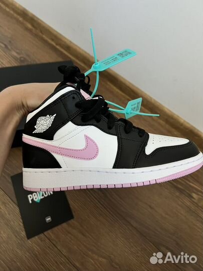 Кроссовки Nike air jordan 1 mid 35,5 EUR оригинал