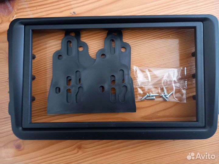 Рамка переходная VW 2DIN Intro 99-9011