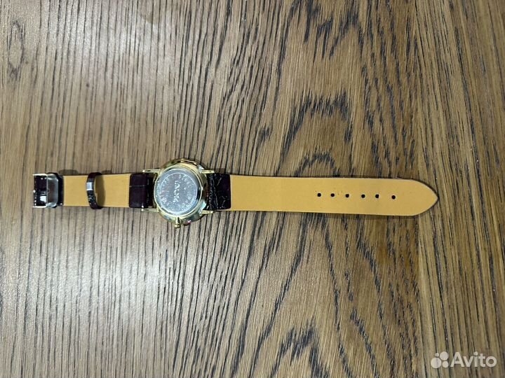 Наручные часы с циферблатом на иврите