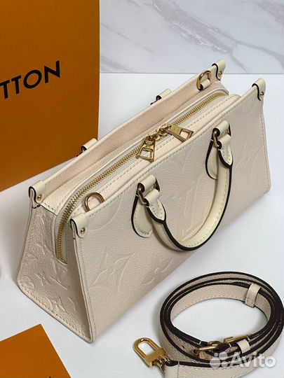 Сумка Louis Vuitton M23698