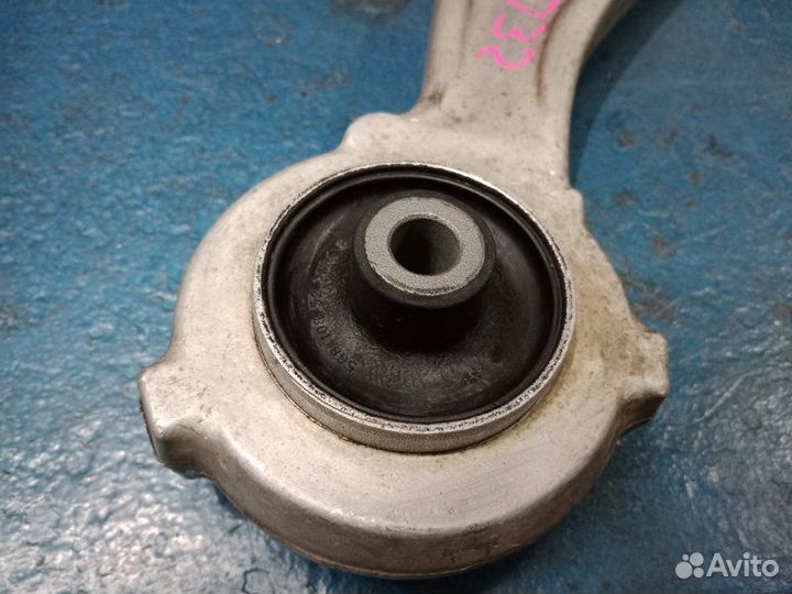 Рычаг нижний передний правый Nissan Teana J32