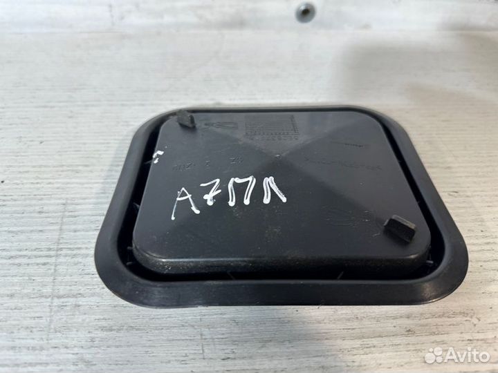 Колпачек двери передний правый Skoda Octavia A7