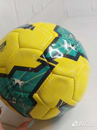 Футбольный мяч