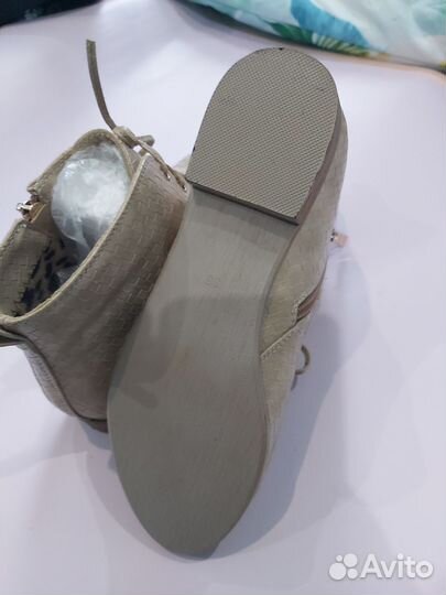 Ботинки женские 36 новые