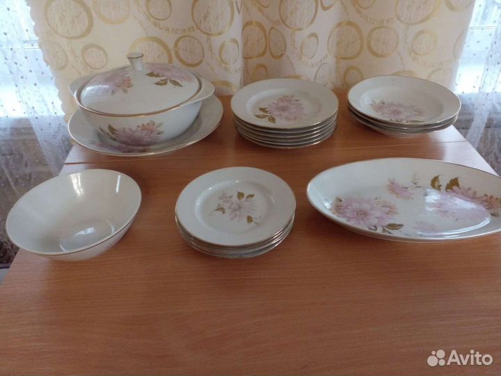 Сервиз столовый Хризантемы