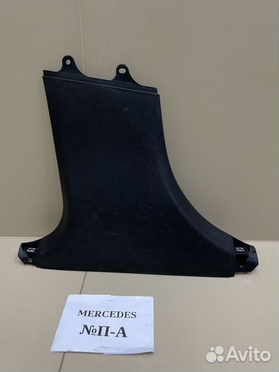 Накладка средней стойки Mercedes W205