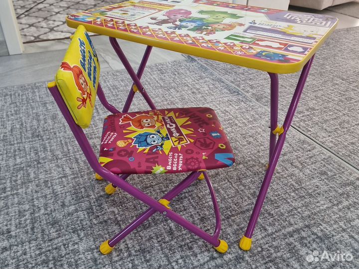 Детский стол и стул