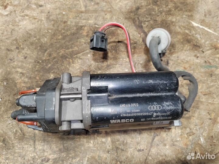 Компрессор пневмоподвески Volkswagen Touareg 3