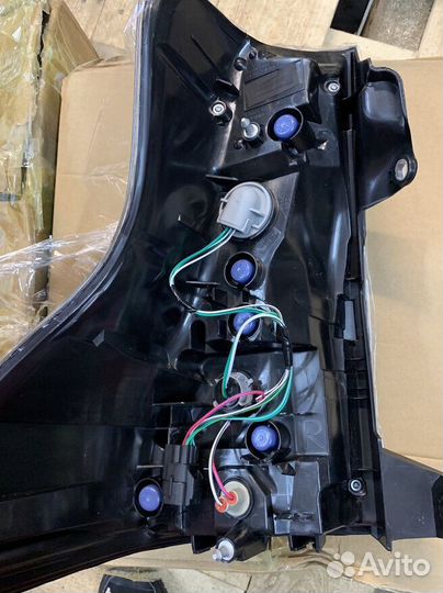 Prado 150 2009-2017 Стоп сигналы Black Style G2ZD2