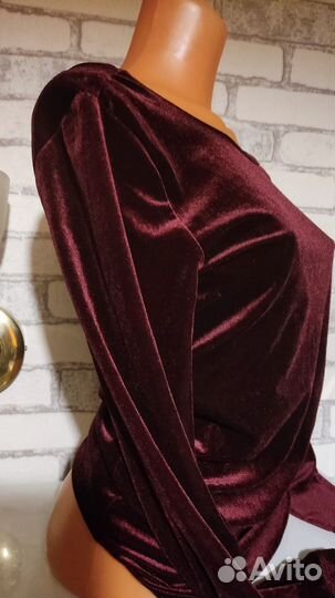 Велюровый лонгслив М