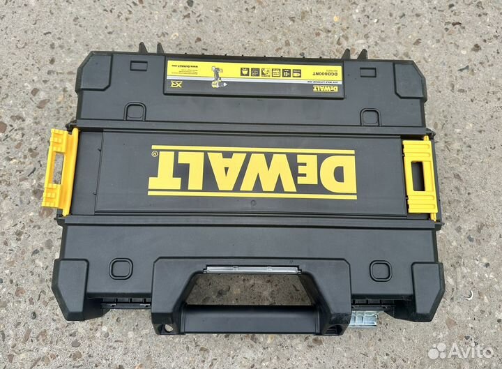 Кейс DeWalt Tstak от шуруповерта dcd800