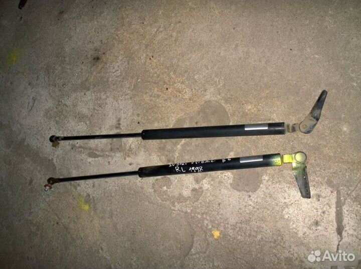 Амортизатор багажника Subaru Outback 1998