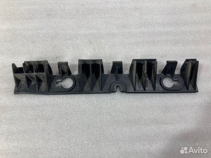 Кронштейн бампера задний правый Renault Logan