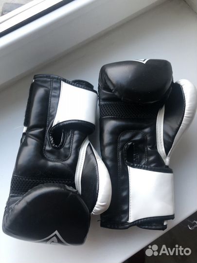 Боксерские перчатки 8 oz