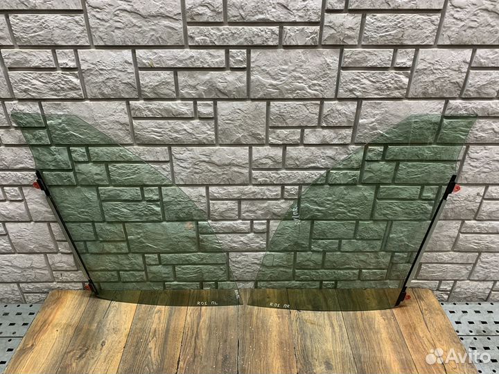 Toyota RAV 4 Стекло двери передней левой и правой