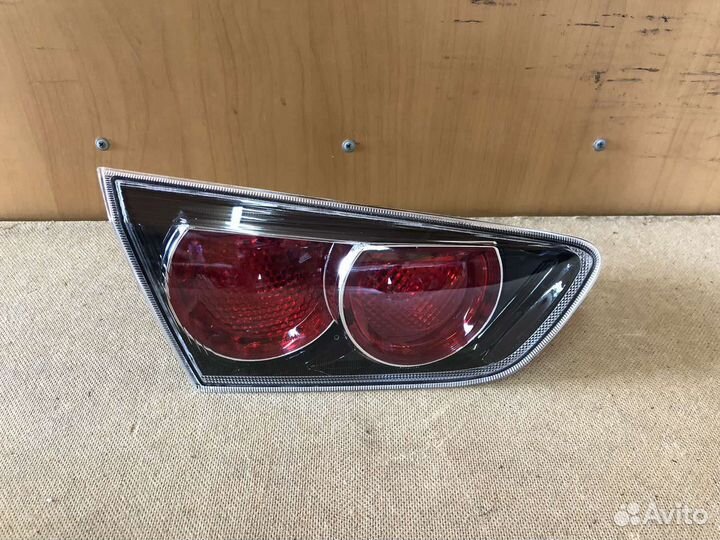 Фонарь в крышку багажника Mitsubishi lancer X