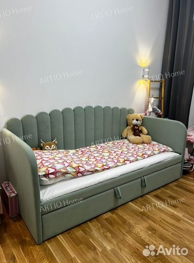 Детская кровать с мягкими бортиками