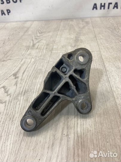 Кронштейн опры МКПП Ford Kuga DR txda 2011