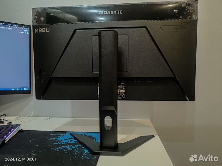 Монитор gigabyte M28U 4k / 144 hz