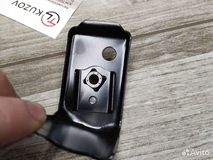 Кронштейн суппорта радиатора Corolla 150 Auris 150