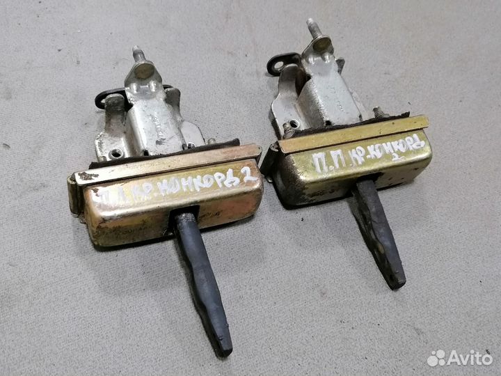 Ограничитель двери Chrysler Concorde 1998-2004