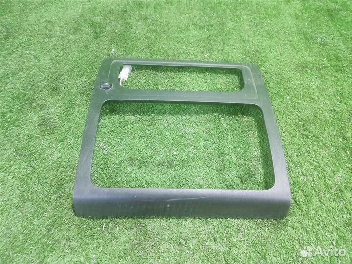 Рамка магнитолы volkswagen Caddy 3 2013