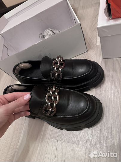 Лоферы женские