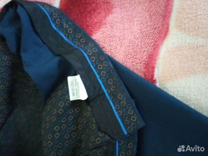 Школьный костюм 152-158новый