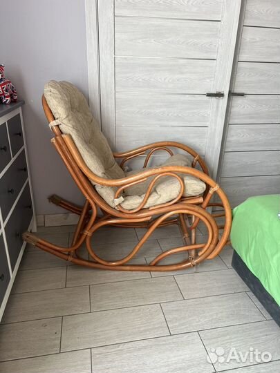 Кресло качалка из ротанга бу